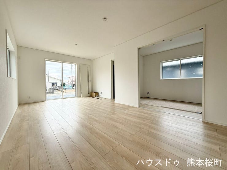 ■□■安らぎと笑顔の中心地■□■陽光が優しく降り注ぎ、会話が自然と弾む。ここでは、毎日が特別な時間へと変わります。