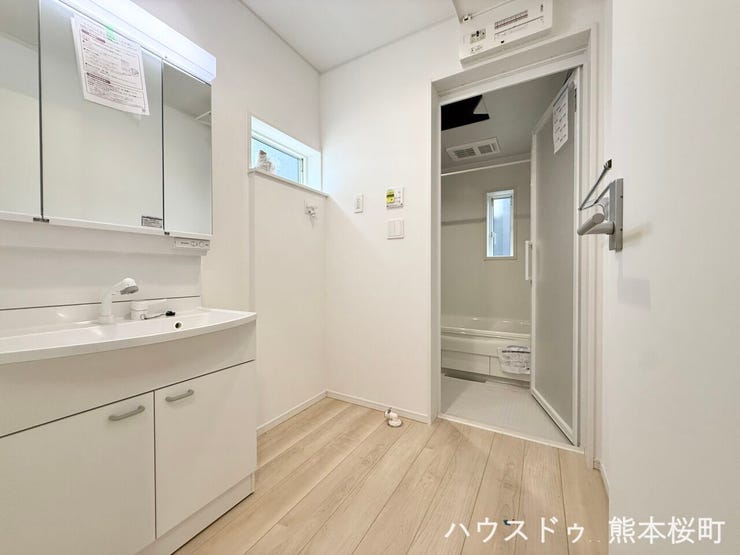 ■□■清々しいリフレッシュ空間■□■自分を磨き、気持ちを切り替える。心地よい光が差し込むプライベートスペース。