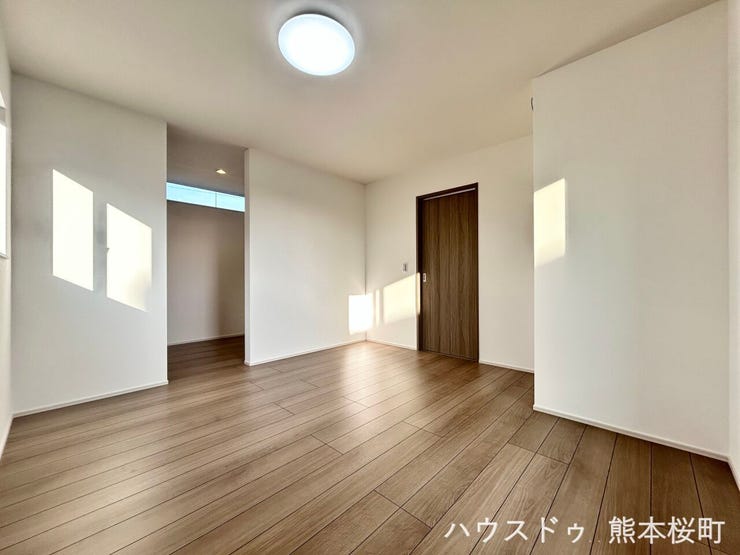 ■2階7.5帖洋室■心からリラックスできる静けさ、上質な眠りで、毎日をリセットします。明日への活力を養う空間です。