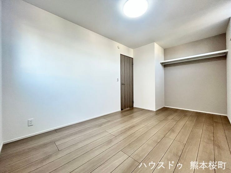 ■2階7帖洋室■寝室、書斎、趣味の部屋。家族の成長やライフスタイルに合わせ、様々な使い方ができる快適な空間です。