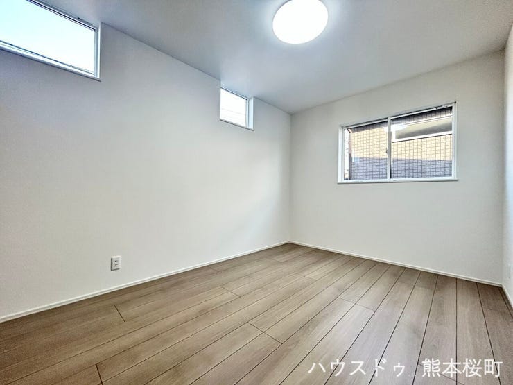 ■2階7帖洋室■寝室、書斎、趣味の部屋。家族の成長やライフスタイルに合わせ、様々な使い方ができる快適な空間です。