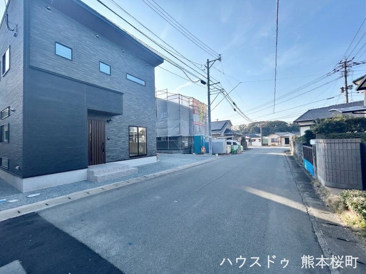 ■理想を叶える新しい暮らしの舞台■高いデザイン性と機能性を兼ね備えた住まい。ここで、家族の新しい物語が始まります。