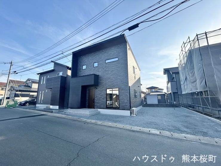 ■車と趣味の幅が広がる場所■単なる駐車スペースではない、洗車やタイヤ交換、DIYにも使える多目的な屋外スペースです。