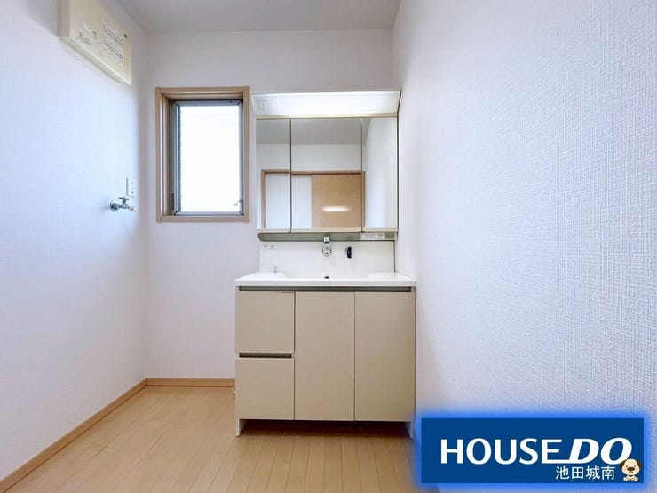 洗面所に窓は嬉しいですね♪♪