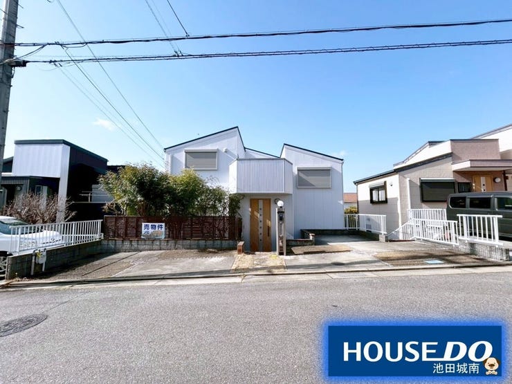 前面道路は広くて解放感あります♪♪