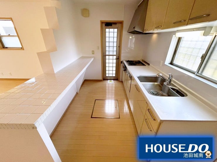 キッチン窓付き♪明るい対面カウンターキッチン