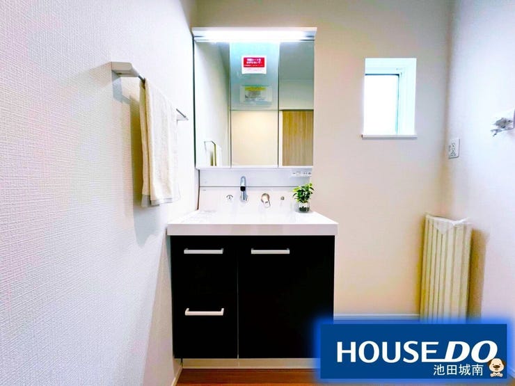 窓のある洗面所です♪♪