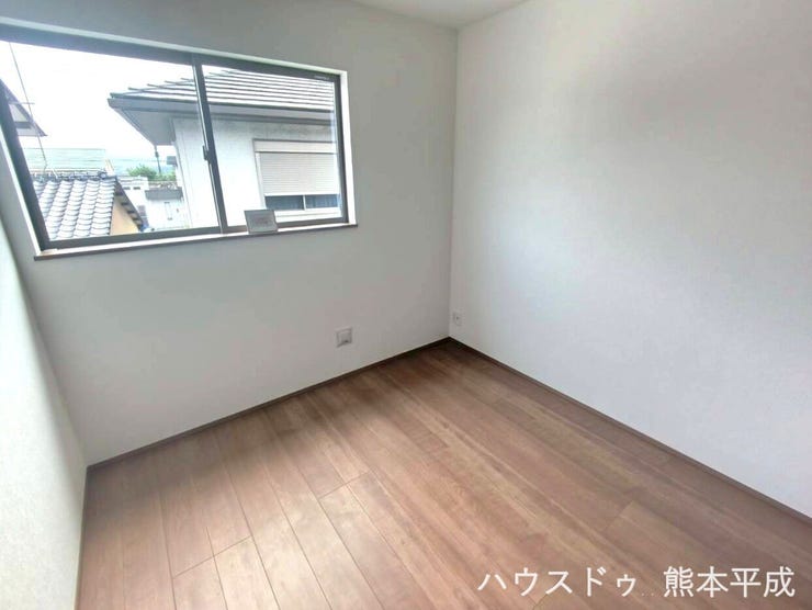 お掃除のしやすいフローリングの部屋です