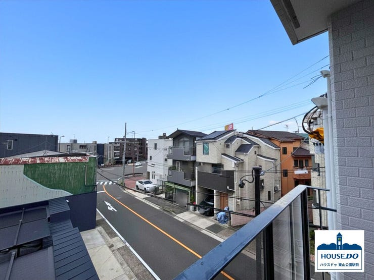 3階バルコニーからの眺めはさえぎるものはほとんどありません。心地よい風を感じながら、リラックスタイム
をお過ごしいただけます。