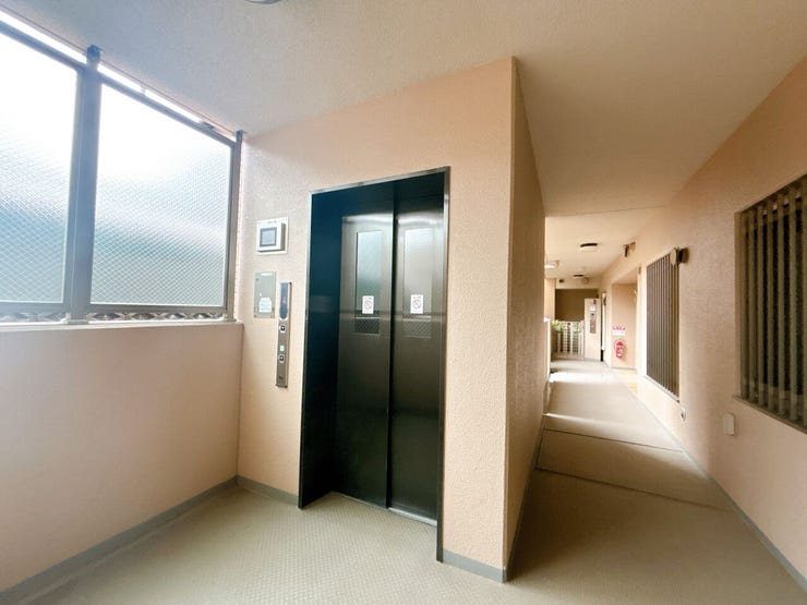 エレベーター付のマンションです。