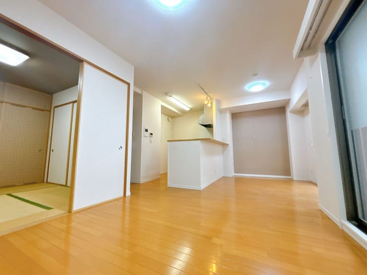 開放感のある広いLDK!
家具やインテリアの配置も楽しめます。