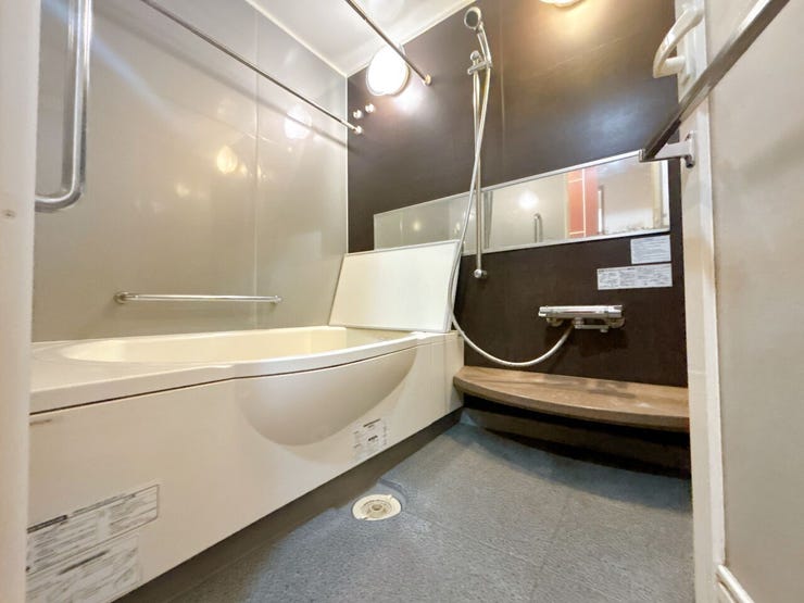 浴室暖房乾燥機能付き。
雨の日のお洗濯も安心です♪