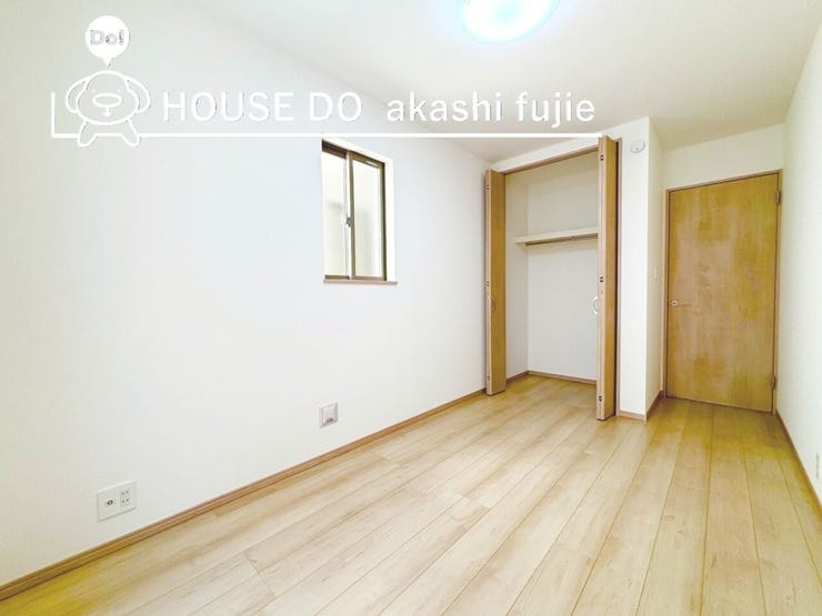 お掃除もラクチンなフローリングのお部屋です