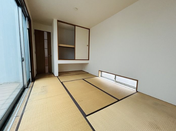 リフォーム前のお写真です。
《福岡市東区香椎駅東3丁目 中古戸建》