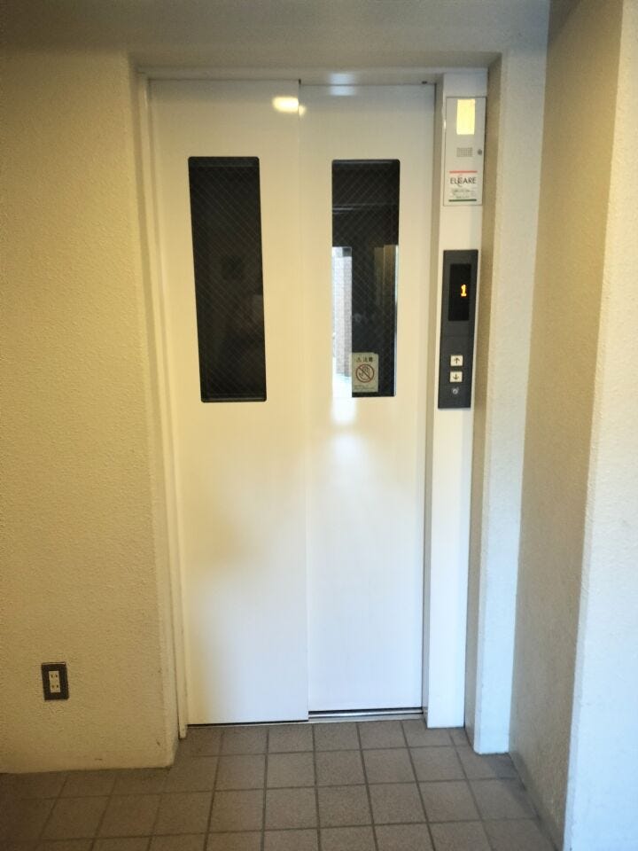 エレベーター付きで上階でもスムーズな移動が可能です!