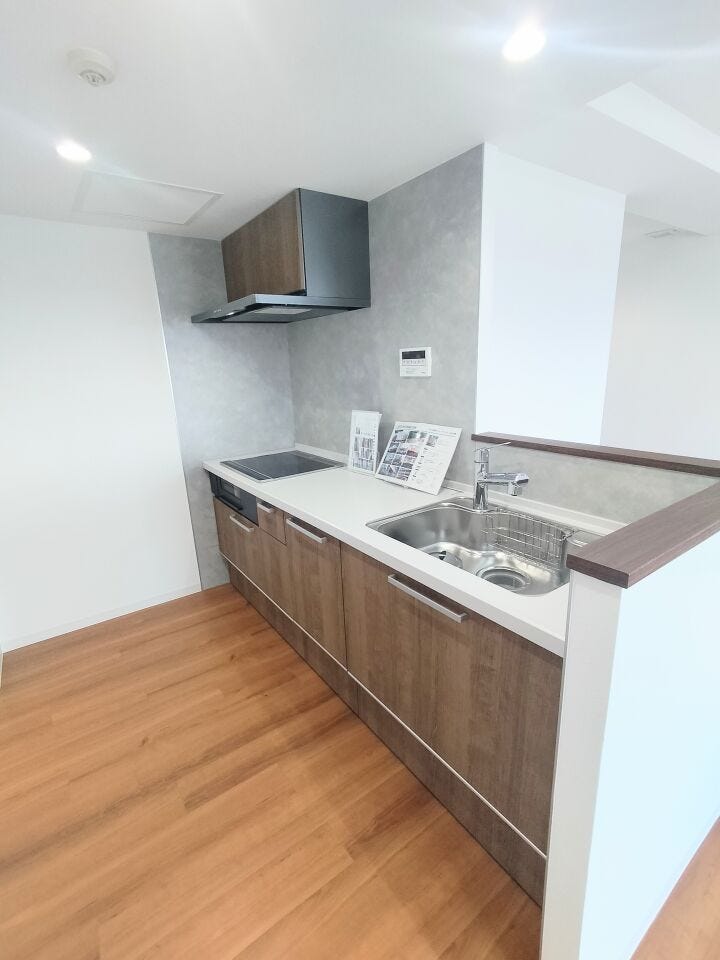 キッチン 人同士のすれ違いにも安心の広々空間です!