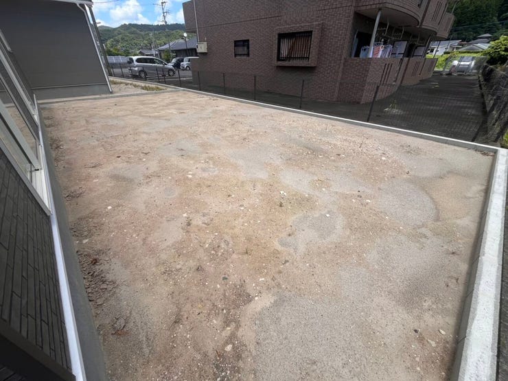 \暮らしにゆとりを添えるお庭付き/
ガーデニングや家庭菜園、お子さまの遊び場としても活躍。四季を感じながら楽しめる、住まいに嬉しいプライベート空間です。