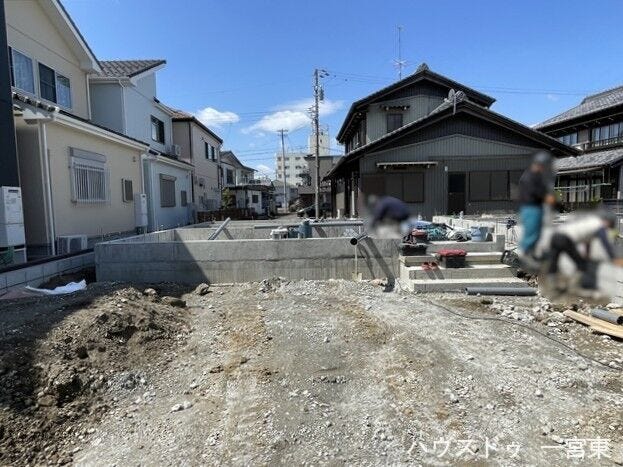 基礎を作り出してます、お家を支える大切な土台です!