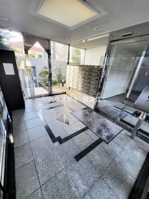 ★解放感のあるエントランス。明るい印象を受けますね♪