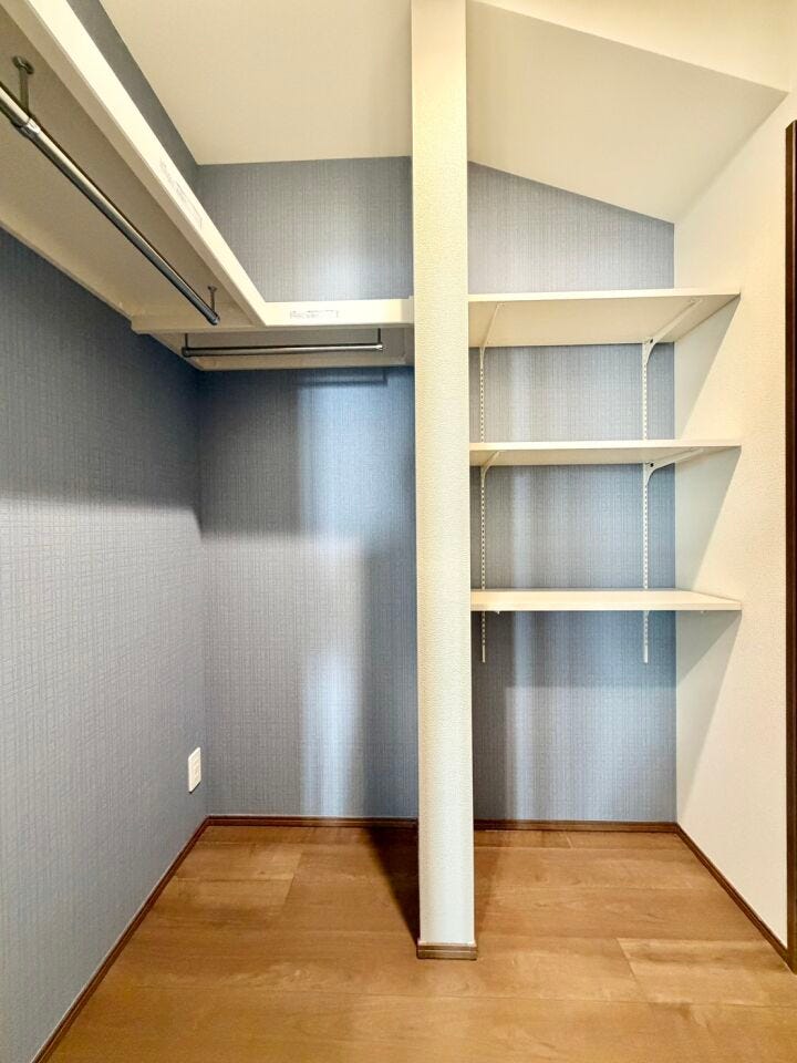 〈ファミリークローゼット〉
収納力には自信あり♪お子様の成長と共に増えていく荷物も楽々しまうことができます♪