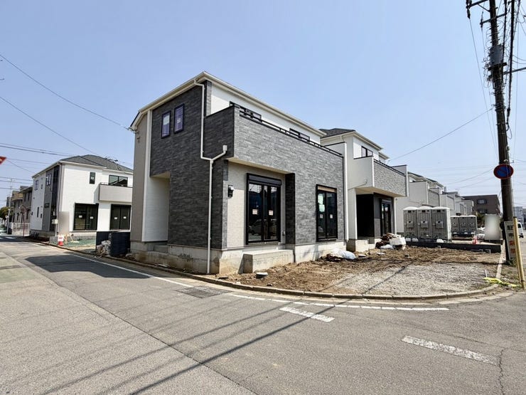 無駄を削ぎ落としたシンプルさと、高いデザイン性を兼ね備えた外観が特徴です♪