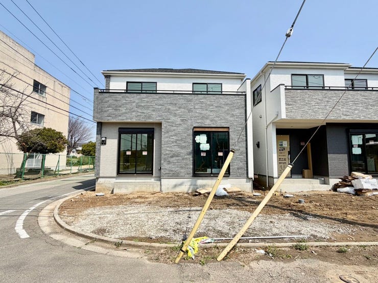 たっぷりの陽光と心地よい風。光と風が舞い込む、開放感あふれる住まいを想像させます♪