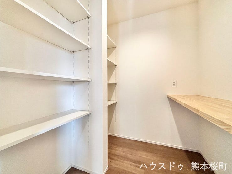■キッチン横パントリー■必要なものを必要な場所に。家全体で考えられた収納計画が、ゆとりある生活を実現します。