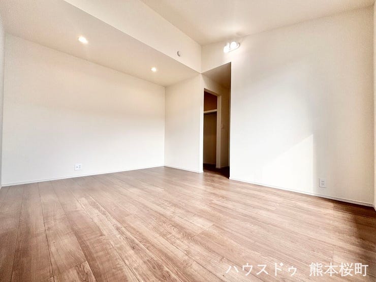 ■2階7.875帖洋室■寝室、書斎、趣味の部屋。家族の成長やライフスタイルに合わせ、様々な使い方ができる快適な空間です。