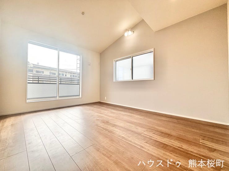 ■2階7.875帖洋室■寝室、書斎、趣味の部屋。家族の成長やライフスタイルに合わせ、様々な使い方ができる快適な空間です。