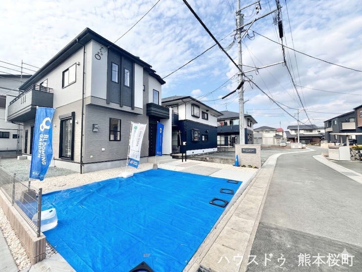 ■理想を叶える新しい暮らしの舞台■高いデザイン性と機能性を兼ね備えた住まい。ここで、家族の新しい物語が始まります。