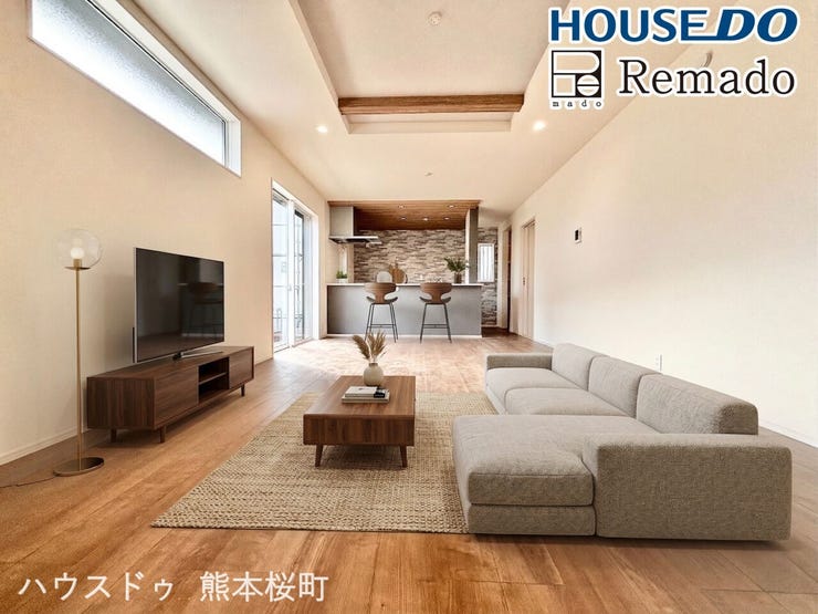 ■家族の笑顔が集う中心地■お気に入りの家具を迎え、窓からは心地の良い光が差し込みます。※CGで家具を配置しています。