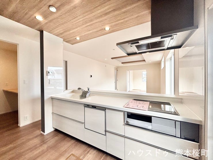 ■家族の「美味しい」が集まる舞台■高い機能性と美しいデザインを両立。料理する人も、待つ人も、笑顔になれる場所です。