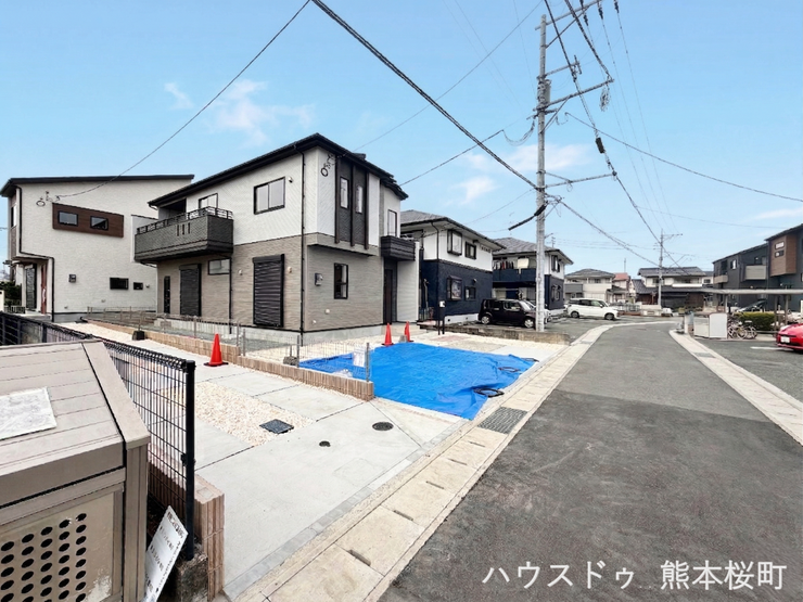 ■理想を叶える新しい暮らしの舞台■高いデザイン性と機能性を兼ね備えた住まい。ここで、家族の新しい物語が始まります。