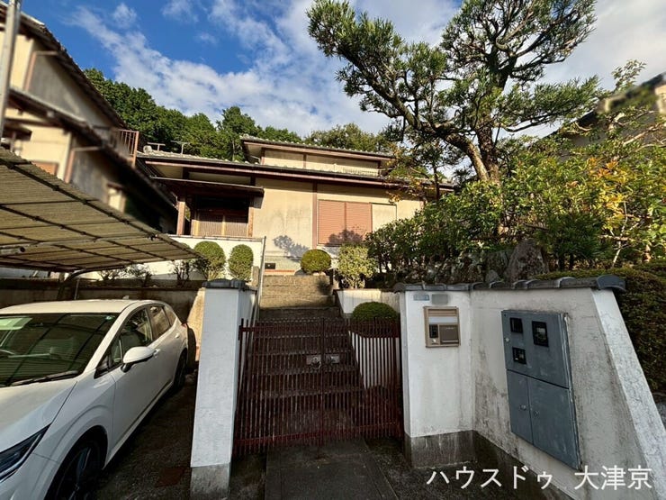 門扉付きでプライバシーと防犯性が高い