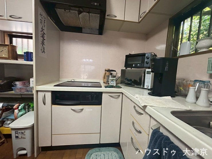 収納豊富で使いやすいL字キッチン