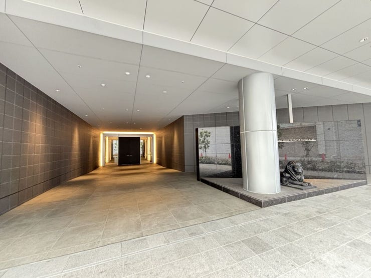 北正面エントランス