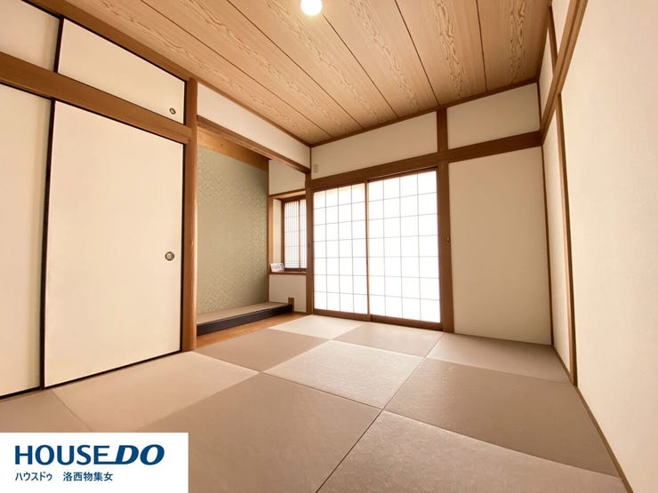 きれいに整えられた6畳の和室。
畳の落ち着いた雰囲気を感じながら、快適に過ごせる空間です♪