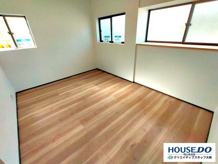 北東側のお部屋も窓が多く明るいです☆彡