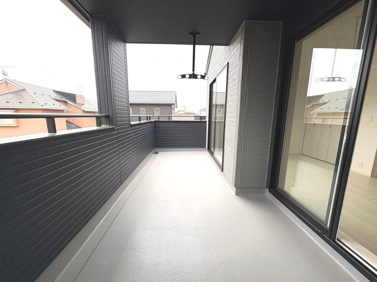 急な雨にも対応できるインナーバルコニー!