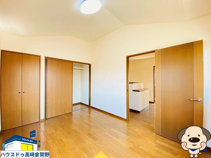 クローゼットが2ヶ所あり収納力しっかり。衣類や季節物を分けてしまえて、お部屋をすっきり使えます。