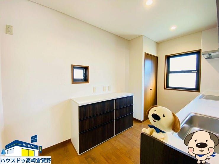 収納付きで調理器具やストックもすっきり片付くキッチン。使いたいものがすぐ取り出せて、毎日の料理もスムーズです。