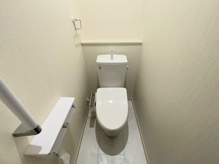 ◇トイレ◇ 同仕様
1階2階とも温水洗浄便座♪
便座が暖かく、冬でも快適です♪