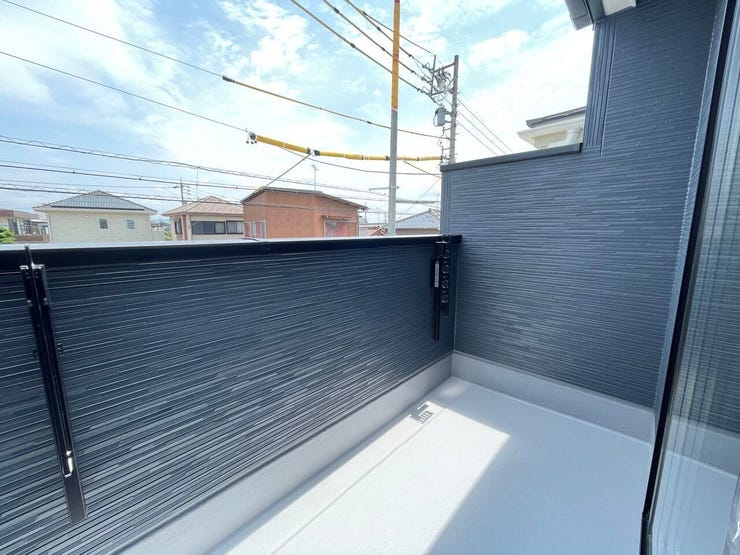 ◇バルコニー◇ 同仕様
陽当たりが良く洗濯物が良く乾きそうです♪
便利な洗濯金物が付いています。