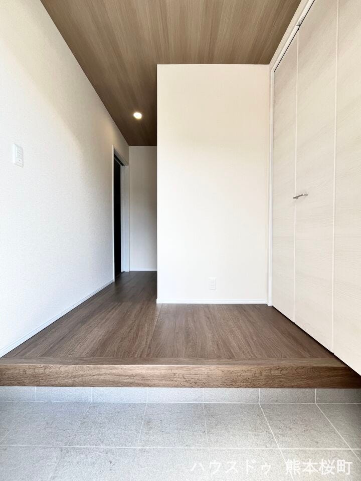 ■「しまう」が叶える美しい玄関■大容量のシューズボックスがあることでいつも整理された、気持ちの良い「家の顔」を保てます。