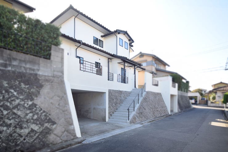 【外観】
左側から見た外観です