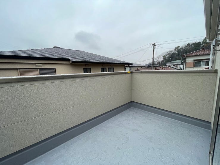 ◇バルコニー◇ 同仕様
南向きバルコニー♪
陽当たりが良く洗濯物が良く乾きそうです♪
便利な洗濯金物が付いています。