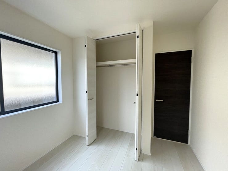 ◇クローゼット◇ 同仕様
全居室収納付き♪
お部屋がスッキリとお使いいただけます♪