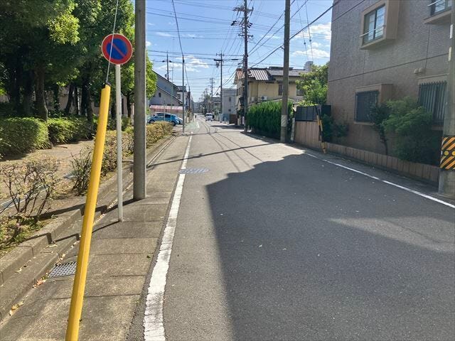 西側前面道路です。
