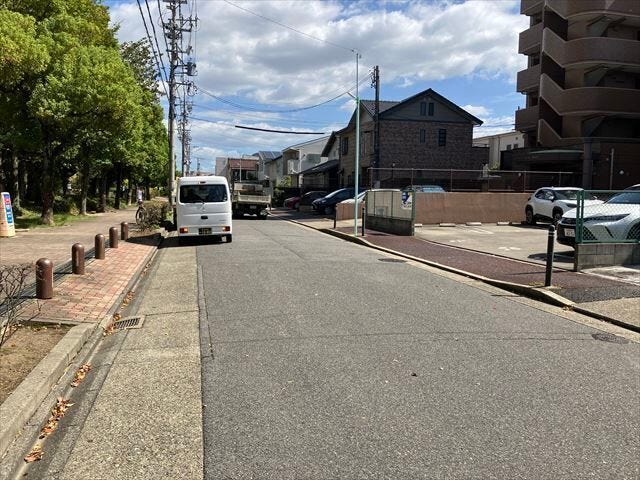 南側前面道路です。