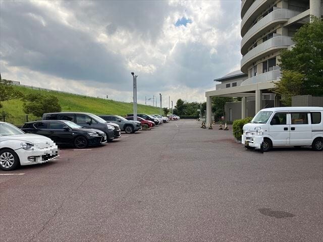 北側平面駐車場です。